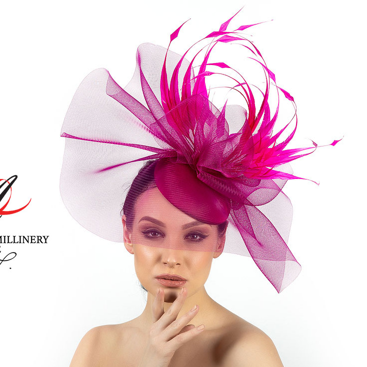 купить Вечерняя малиновая шляпка с перьями для скачек и приемов в Москве, необычная шляпка купить в Спб