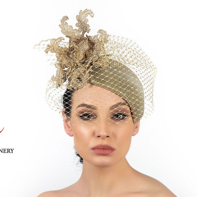 Золотая вечерняя шляпка с вуалью, купить шляпки для скачек в Москве Анна Андриенко