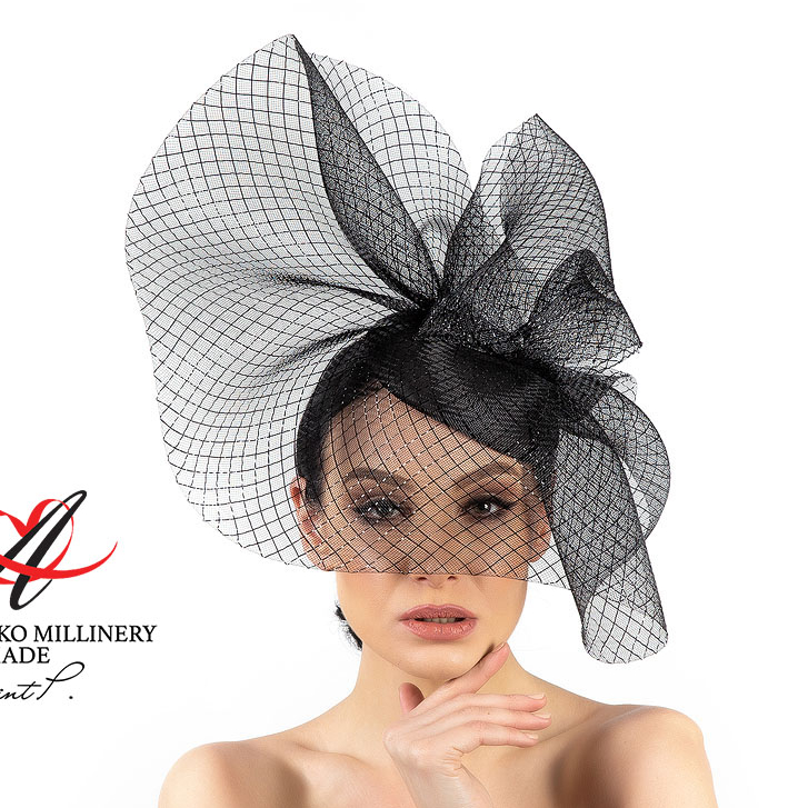 черная вечерняя шляпка таблетка  купить в питере, купить шляпку для скачек в москве, дизайнерские шляпки Анна Андриенко Спб