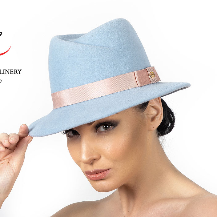 Женская шляпа из велюра , купить головной убор в Москве, дизайнерские шляпы Анна Андриенко