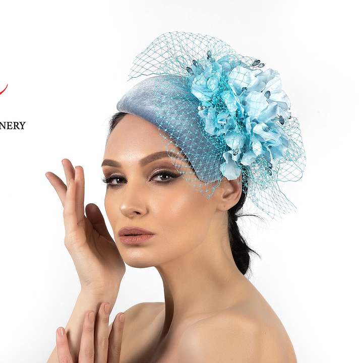Вечерняя голубая шляпка таблетка с вуалью и цветами, шляпки для скачек Анна Андриенко