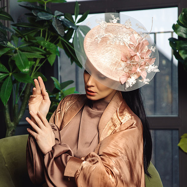 головной убор розовая вечерняя шляпка  для скачек, дизайнерские шляпки Анна Андриенко