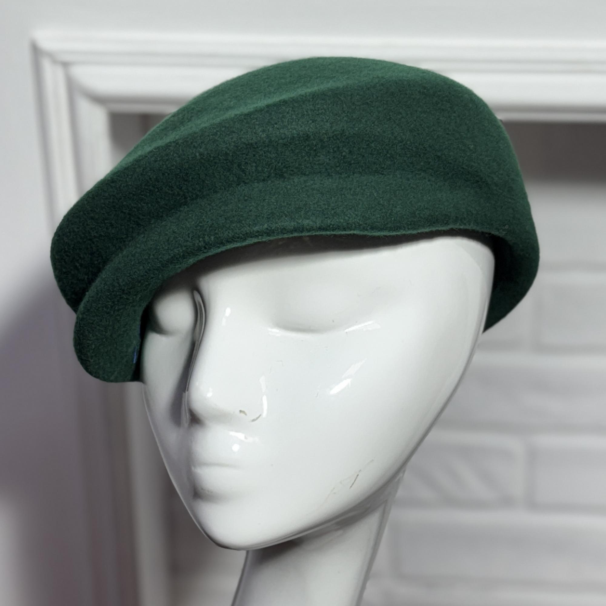 Кепка женская изумрудная, шляпка из фетра с козырьком, дизайнерские головные уборы Анна Андриенко