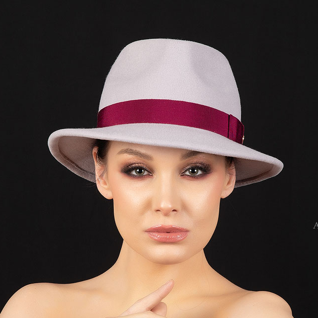 фетровая шляпа, шляпа из фетра, купить шляпу, классическая шляпа, Анна Андриенко, женская шляпа, осенняя шляпа, светло-серая шляпа, зимняя шляпа, весенняя шляпа, шляпа с полями