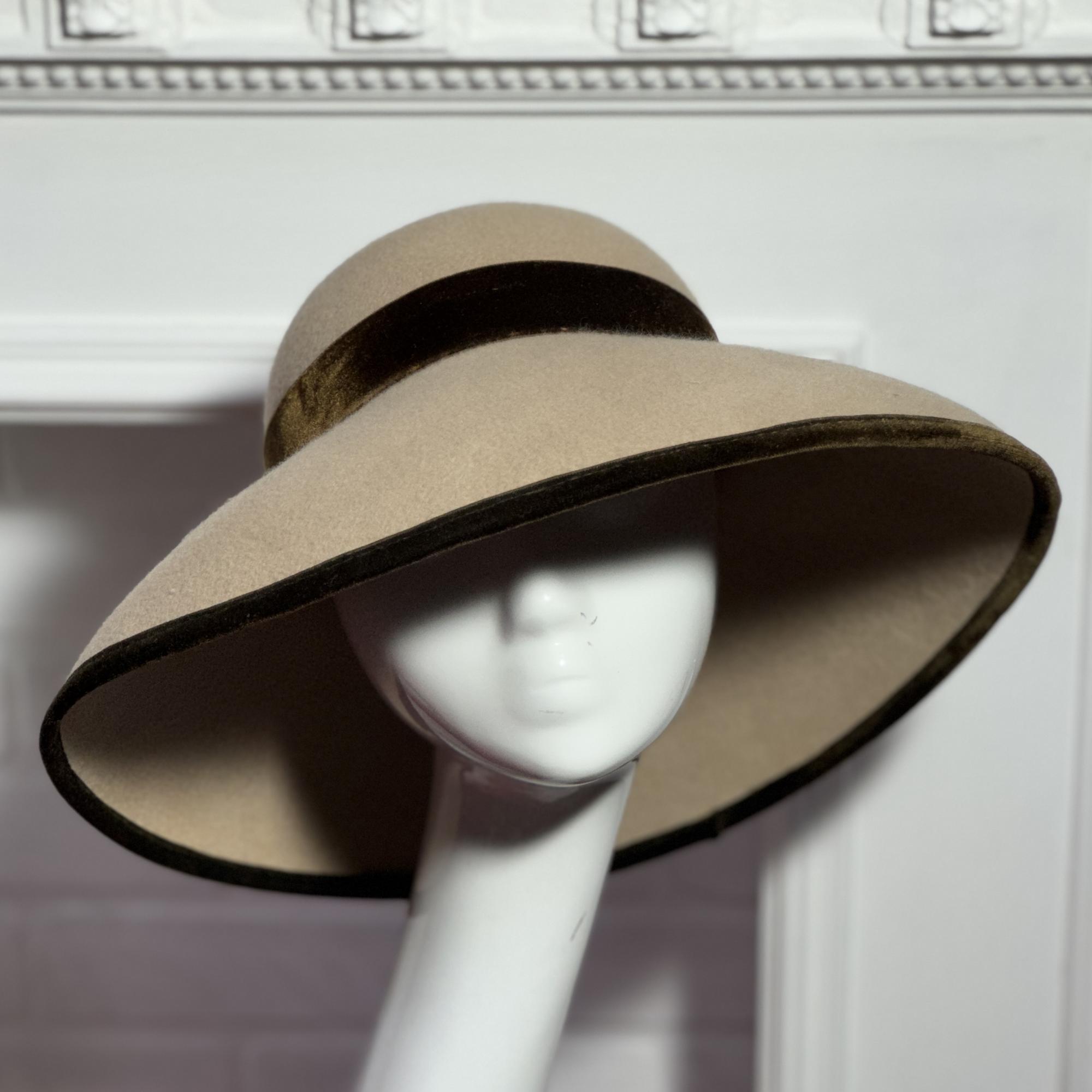 осенняя шляпа, зимняя шляпа, весенняя шляпа, шляпа с большими полями, элегантная шляпа, дизайнерская шляпа, Анна Андриенко, шляпа как у Одри Хепберн, купить бежевую шляпу в Москве, купить шляпу Спб