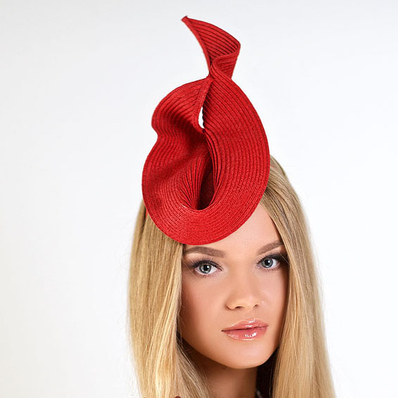 Красная вечерняя шляпка "Rouge"