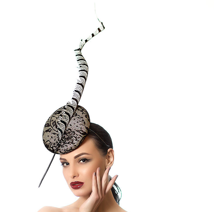 шляпка, шляпка таблетка, купить шляпку, шляпка с перьями, шляпка женская, шляпка для скачек, шляпка для фотосессии, шляпка для праздника, Анна Андриенко