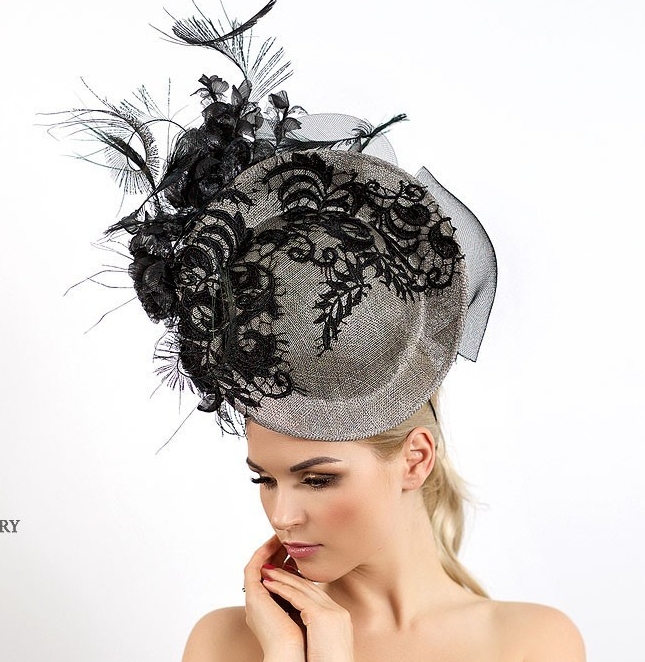 серая шляпа, вечерняя шляпа, шляпа с цветами, дизайнерская шляпа, Анна Андриенко, купить шляпу, черная шляпа, шляпа для скачек, скачки, шляпа для праздника, необычная шляпа, красивая шляпа, шляпа для свадьбы, шляпа для фотосессии