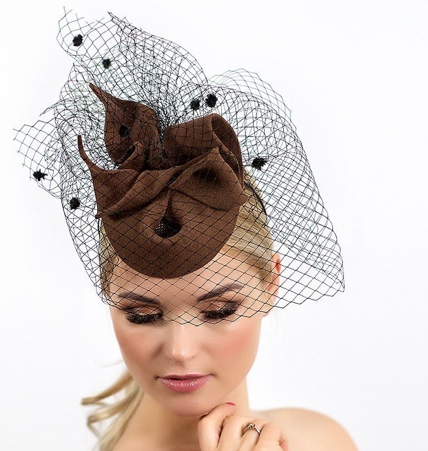 купить шляпку с вуалью, купить шляпку для скачек, вечерняя шляпка, дизайнерская шляпка, женская шляпка, коричневая шляпка, шляпка для фотосессии, шляпка для праздника шляпка для бала, шляпка для свадьбы, фетровая шляпка, шляпка из фетра