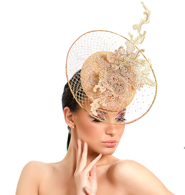 шляпа, черная шляпа, шляпа из кружева, кружевная шляпа, шляпа-маска, маска, вечерняя шляпка, шляпка для скачек, шляпка для фотосессии, ручная работа, дизайнерская шляпа, шляпа с цветами, шляпа с перьями, Анна Андриенко, Anna Andrienko, hats, hat, handmade, купить шляпу, шляпки в питере, шляпки спб, купить вечернюю шляпку, купить золотую шляпку, купить золотую маску