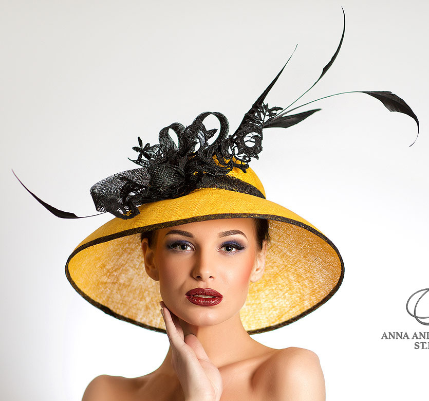 шляпка, вечерняя шляпка, шляпа, вечерняя шляпа, перья, шляпка с вуалью, вуалетка, шляпа с цветами, шляпа для скачек, шелковые цветы, широкополая шляпа, светская шляпа, светская шляпка, пляжная шляпа, шляпка с цветами, шляпка с перьями, ручная работа, шляпка для скачек, котельная шляпка, шляпка для праздника, черная шляпа, черная шляпка, головной убор, желтая шляпа