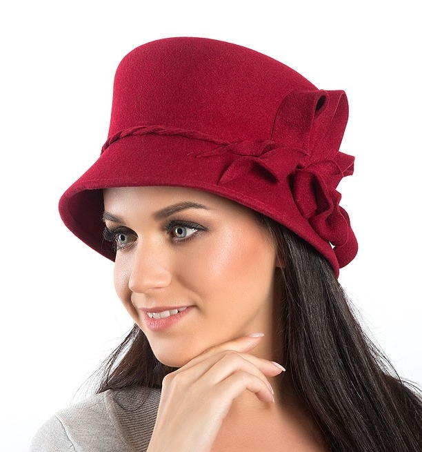 бордовый , зимняя шляпка, шляпка ретро, клош, стильная шляпка, шляпка клош, авторская шляпка, весенняя шляпка, красная шляпка, осенняя шляпка, изготовление шляп, шляпка на заказ, купить женскую шляпку, бордовая шляпка, шляпка колокольчик, купить шляпку в Москве, Анна Андриенко, купить шляпку в Питере, эксклюзивная шляпка