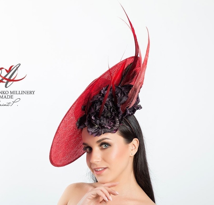 красный, бордовый, дизайнерская шляпа, красная шляпа, широкополая шляпа, шляпа с большими полями, эксклюзивная шляпа, шляпа с цветком, шляпа для свадьбы, шляпа для скачек, шляпа для фотосессии, необычная шляпа, купить шляпу для скачек, Анна Андриенко, купить шляпу в Питере, купить шляпу в Москве, шляпа для подиума, светская шляпа, шляпа для выхода в свет