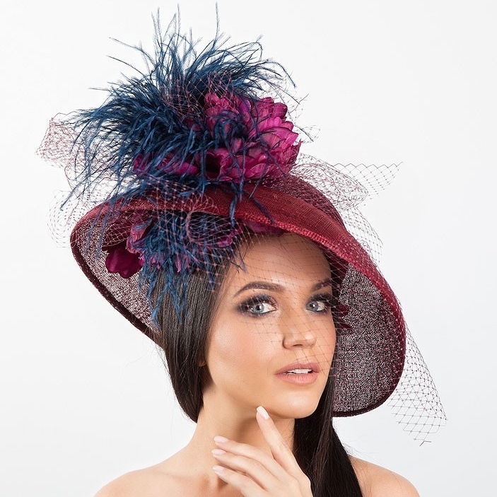 купить бордовую шляпу для скачек, купить широкополую женскую шляпу в Москве, купить шляпу с вуалью в Питере, купить дизайнерскую шляпу, Анна Андриенко, купить вечернюю шляпу, шляпа для праздника, шляпа для фотосессии, шляпа из синамей