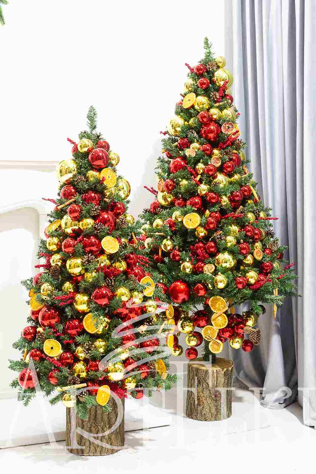 Декоративная ель на пенечке