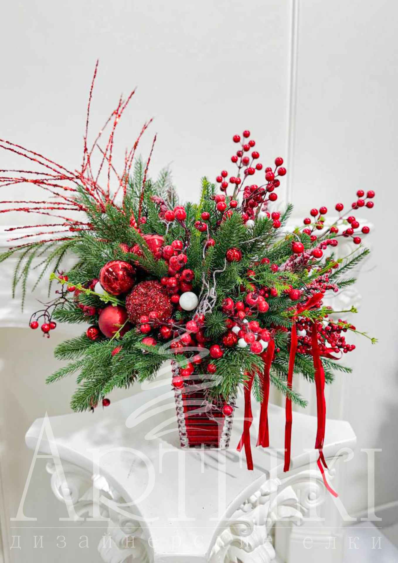 Новогодняя композиция "Красная рубиновая"
