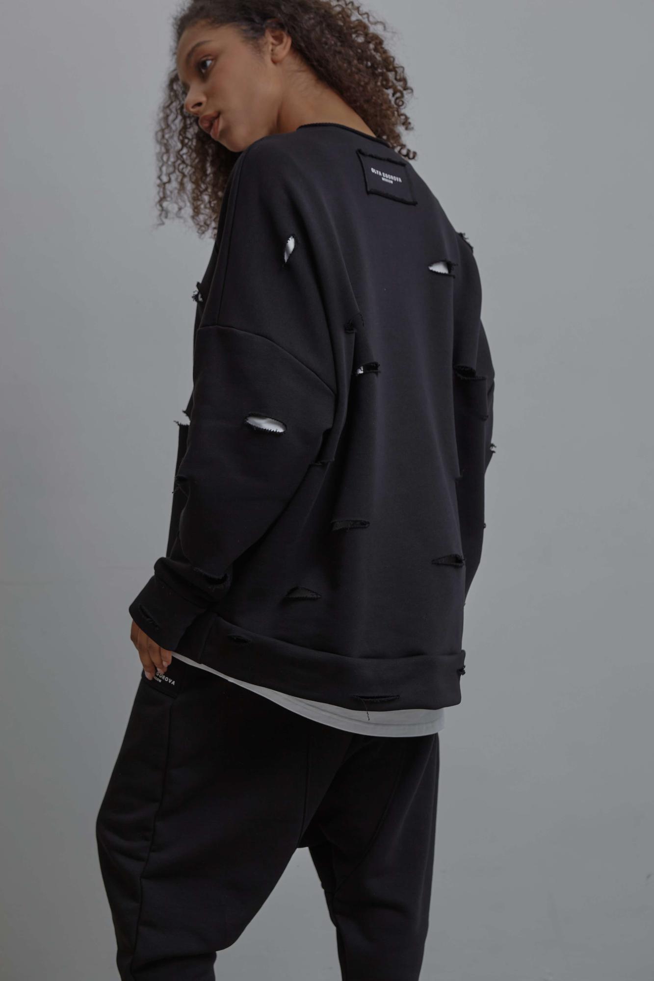 Свитшот с дырками