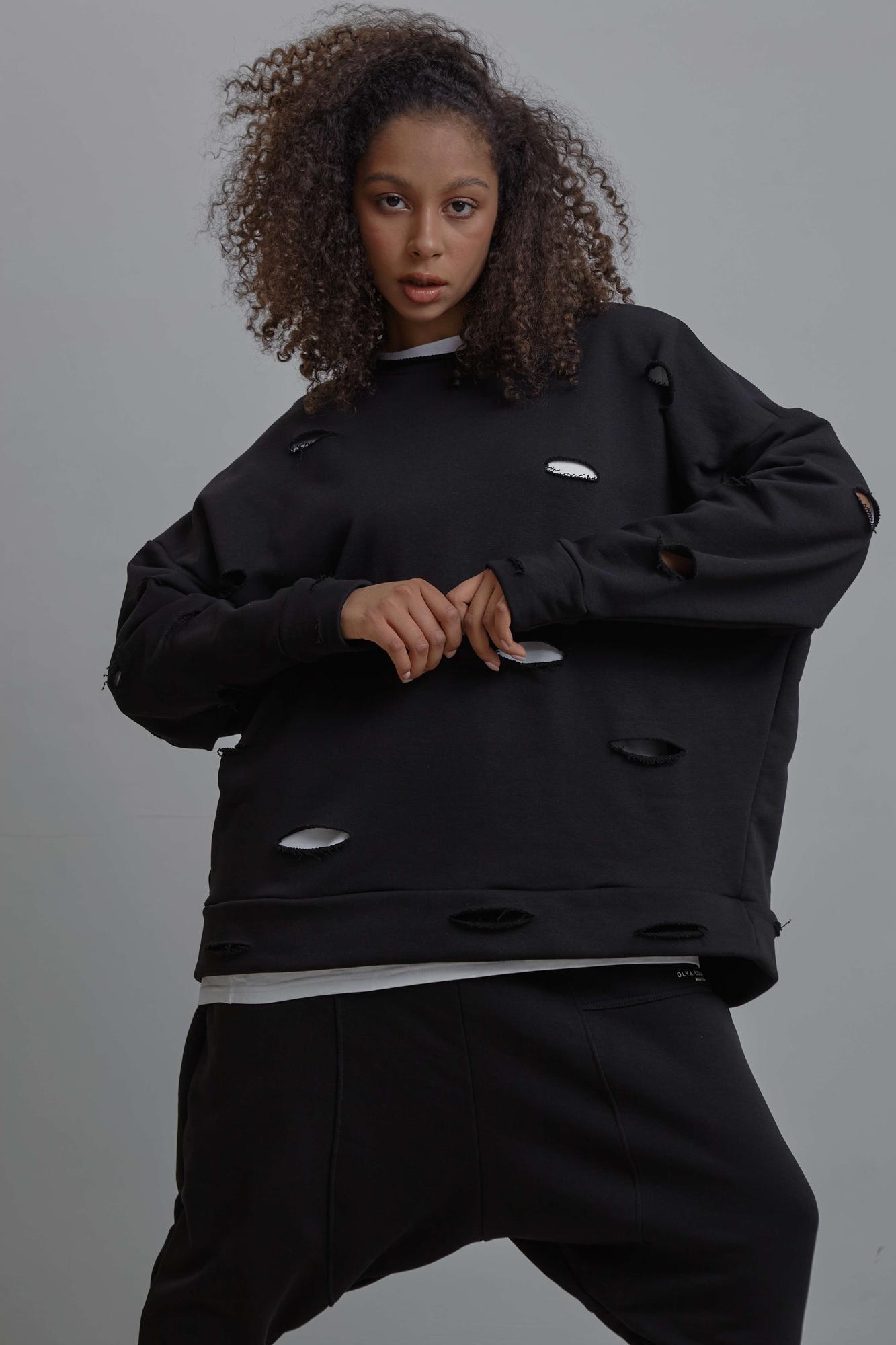 Свитшот с дырками