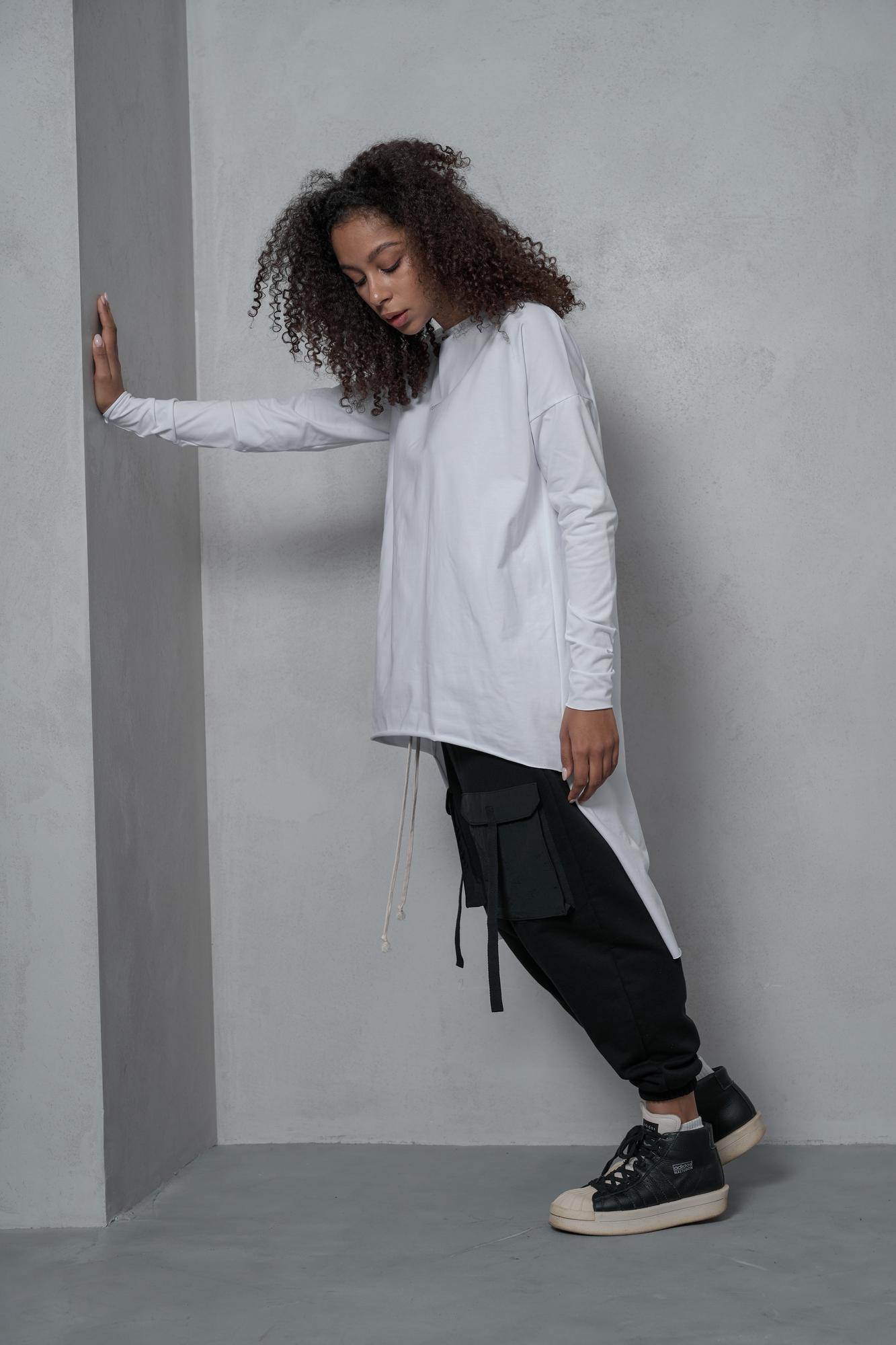 Лонгслив с длинной спиной