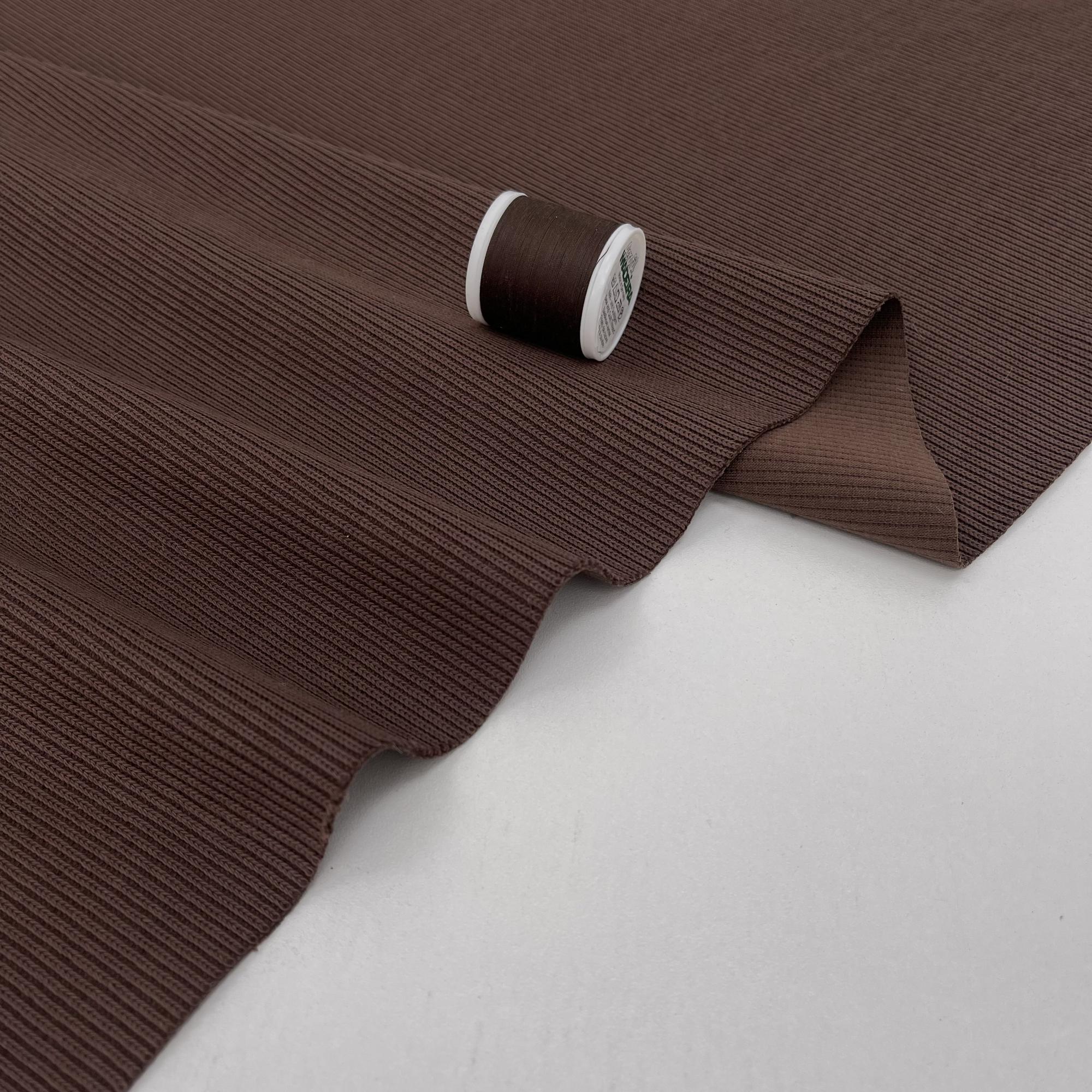 Вязаный костюмный трикотаж. Смола