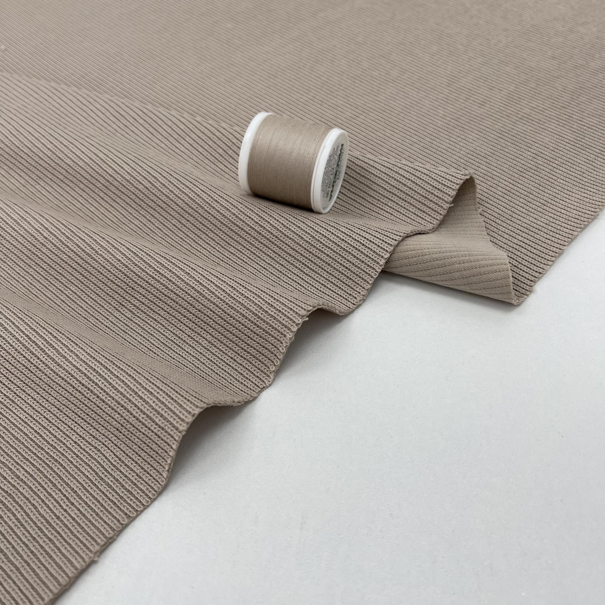 Вязаный костюмный трикотаж. Заря