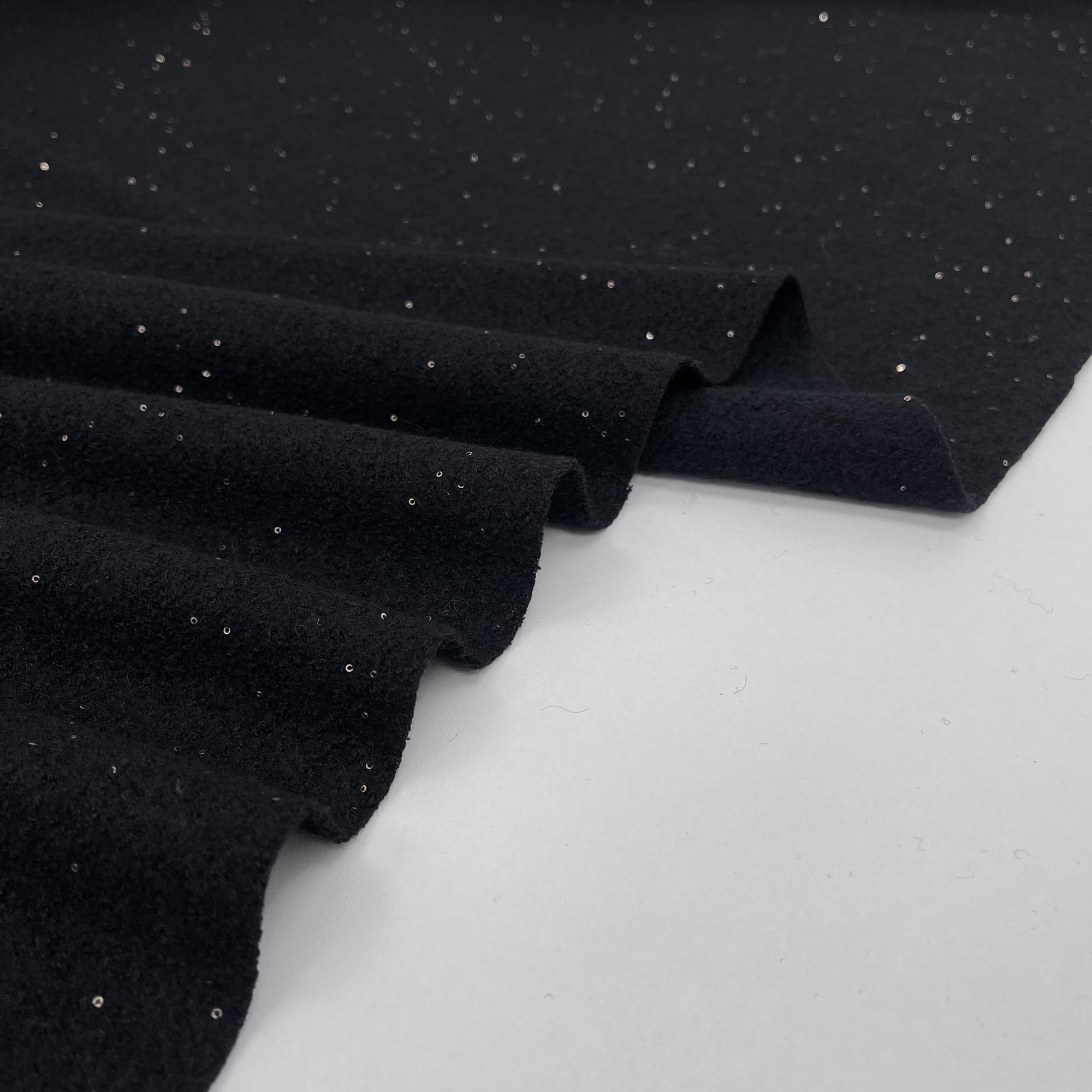 Буклированный шерстяной трикотаж с пайетками. Блестящий черный