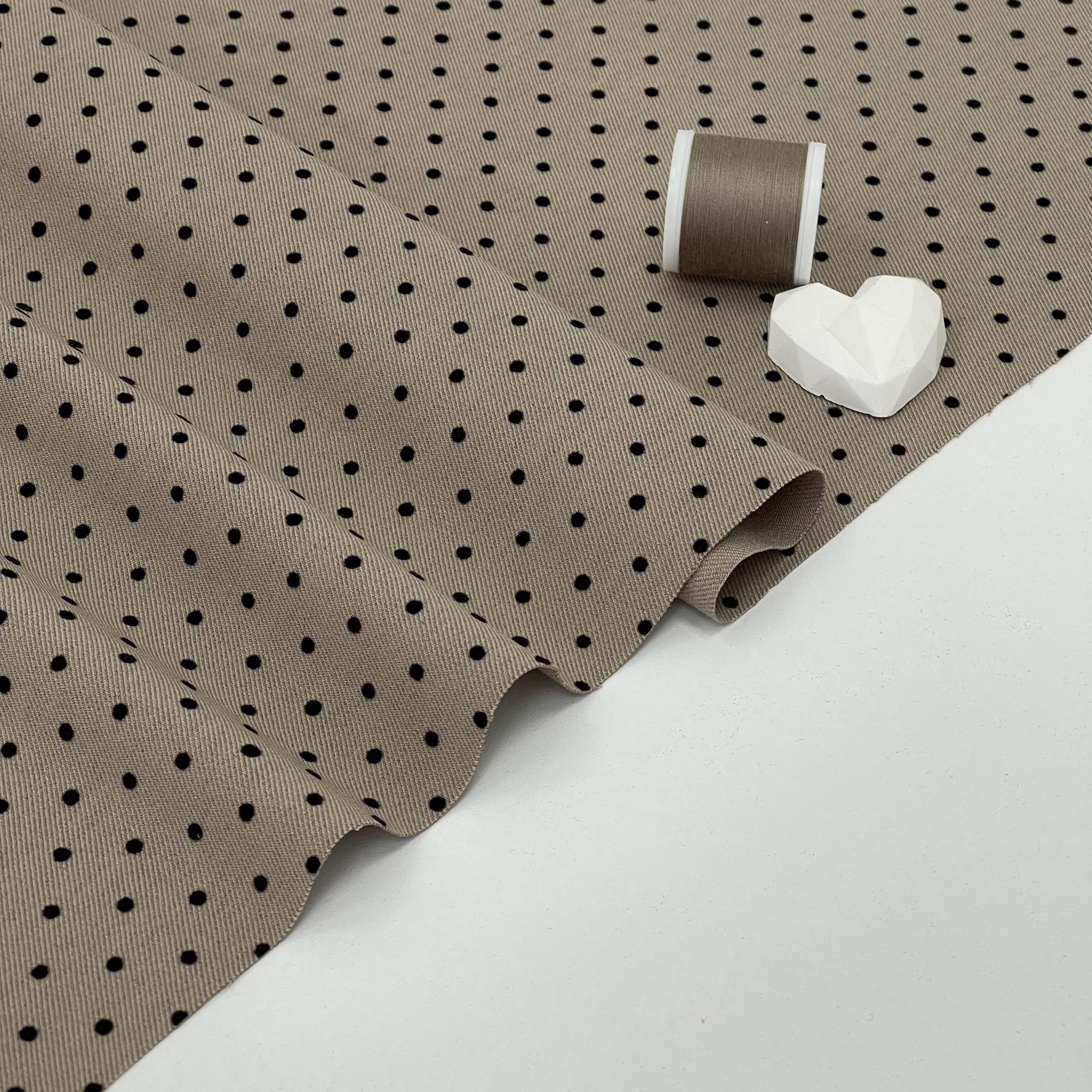 Костюмный твил с бархатным горошком. Песчаные веснушки