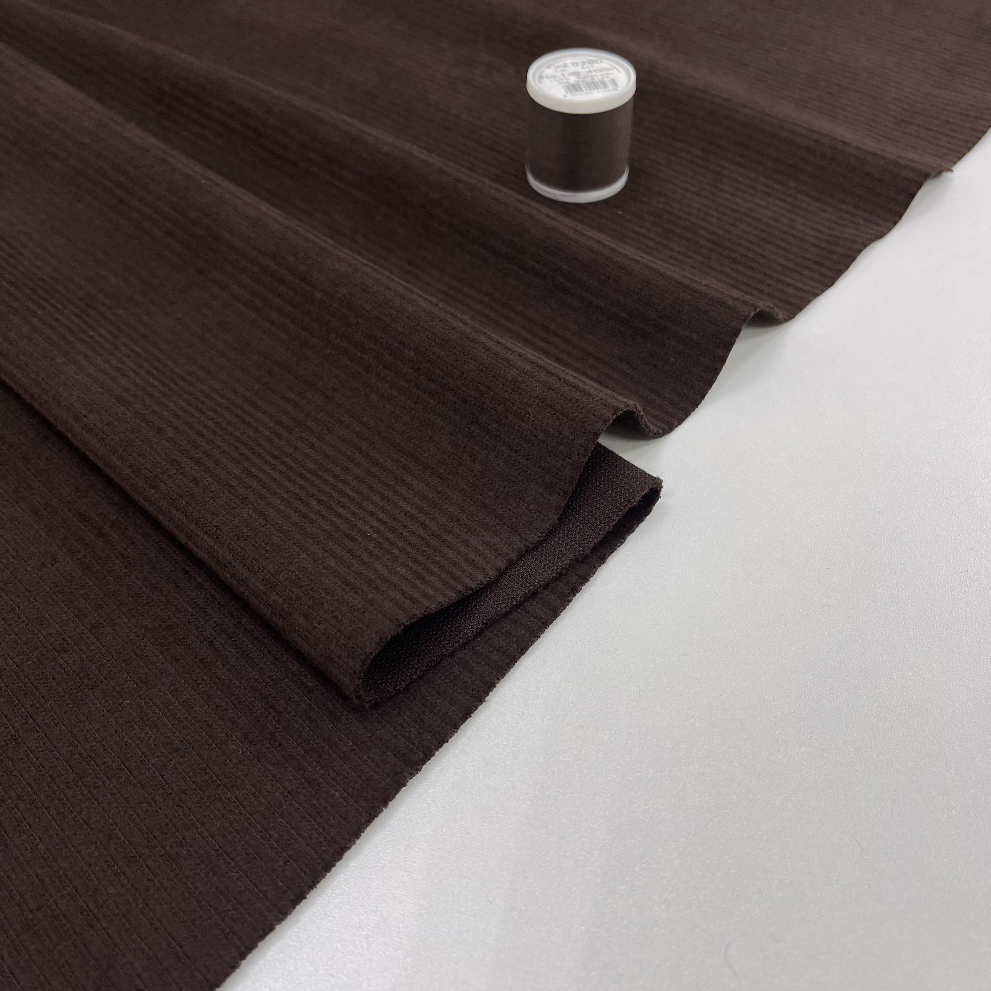 Дабл трикотаж с фактурой и велюровым эффектом. Камыш