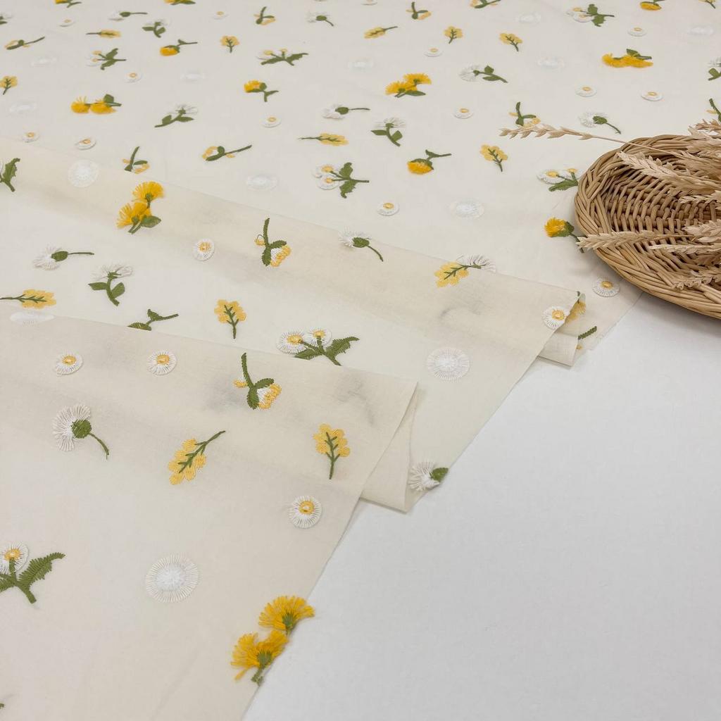 Хлопковая вуаль с обьемной вышивкой. Вино из одуванчиков