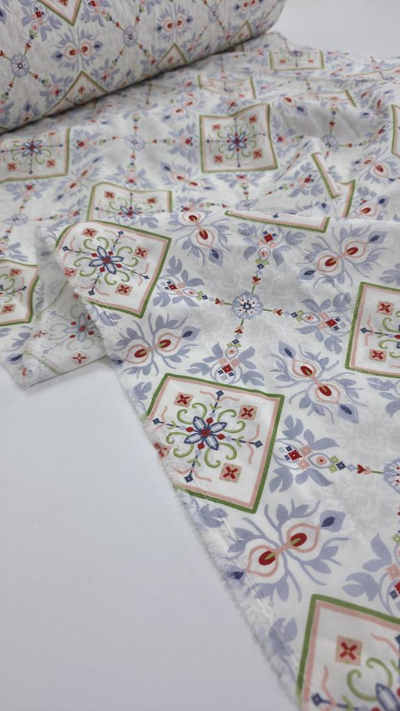 Плательный хлопок с обьемной вышивкой. Арабеска