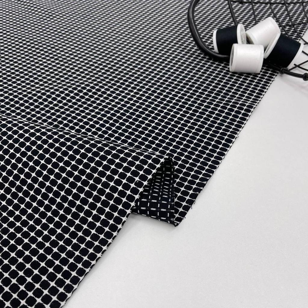 Хлопок с вышивкой. Белым по черному