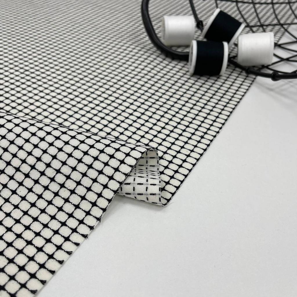 Хлопок с вышивкой. Черным по белому