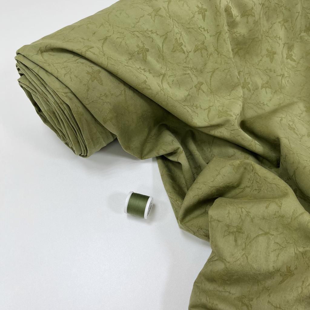 Плательно-костюмный жаккард. Птичий парк в джунглях