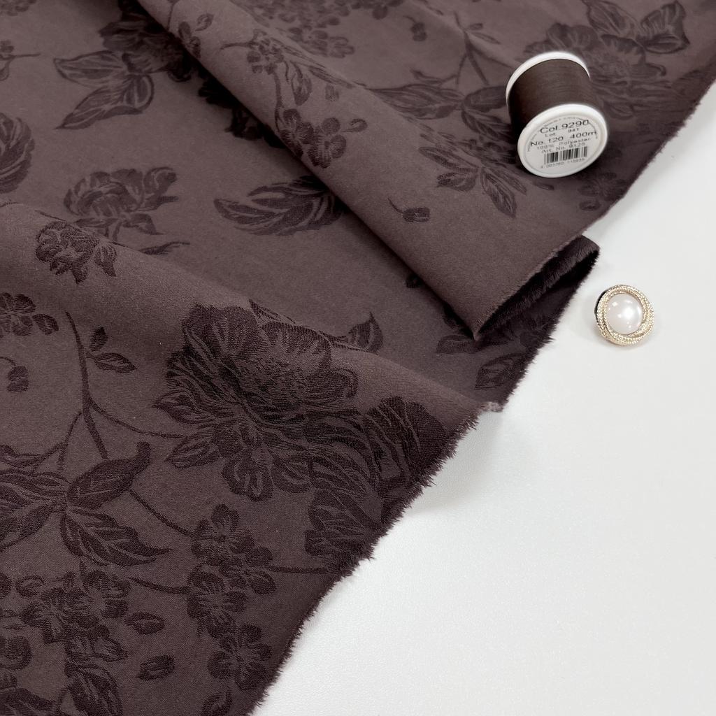 Плательно-костюмный жаккард. Оранжерея с георгинами