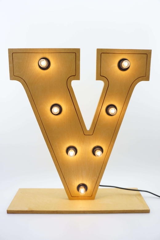 Буква V 60 см