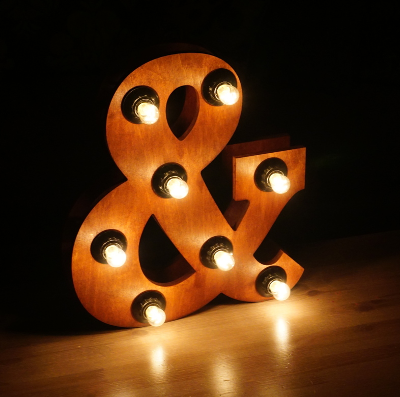 Символ "&" Ретро