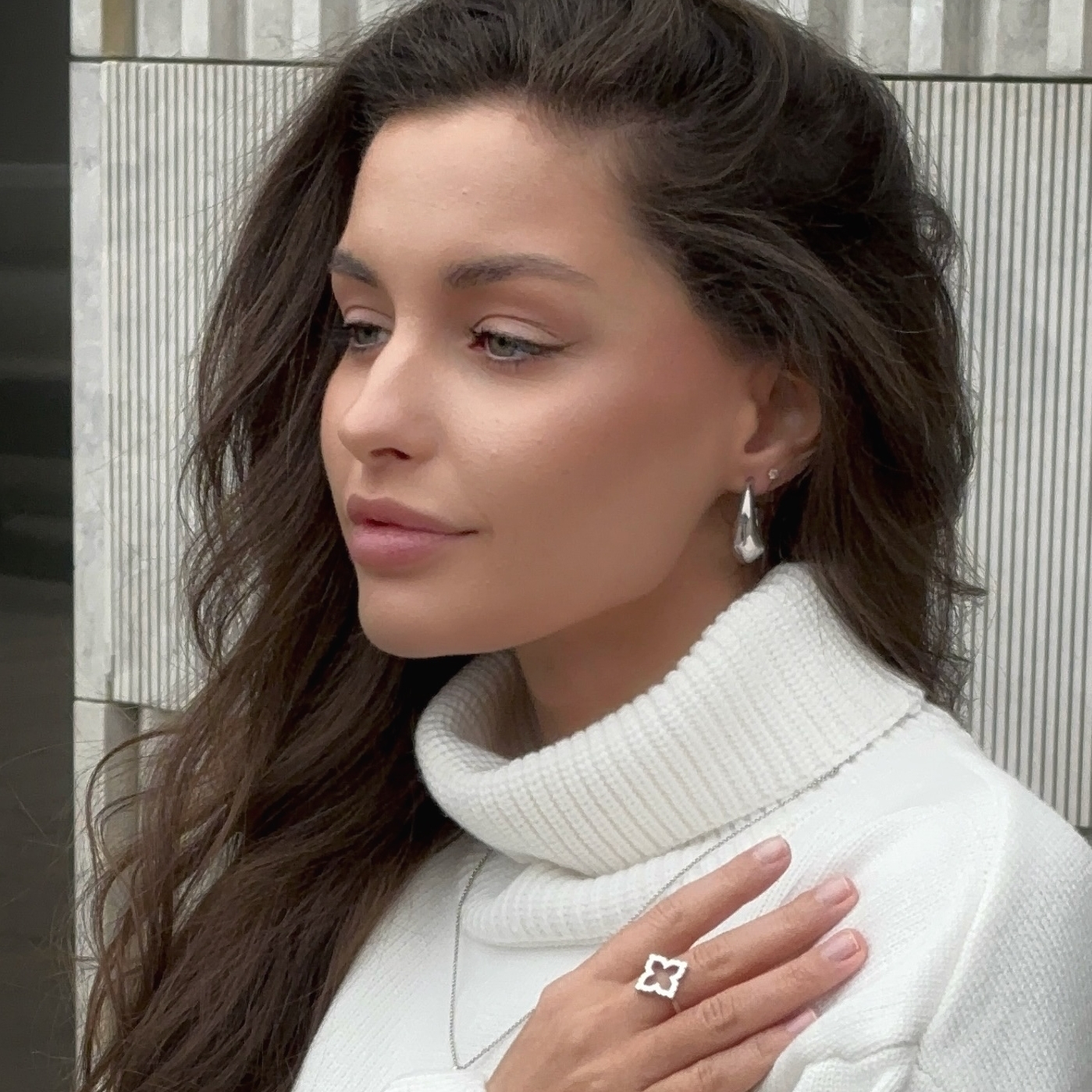 Серьги-кольца LUCCA в родиевом покрытии