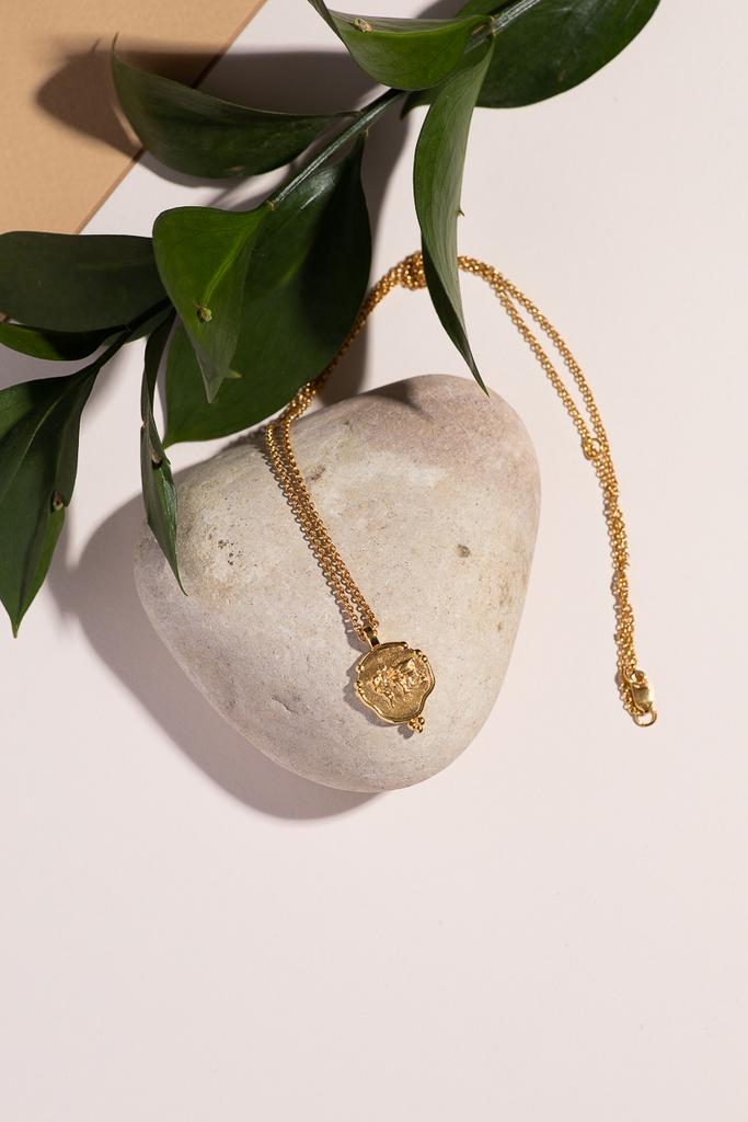 Подвеска COMO mini с картой мира с позолотой