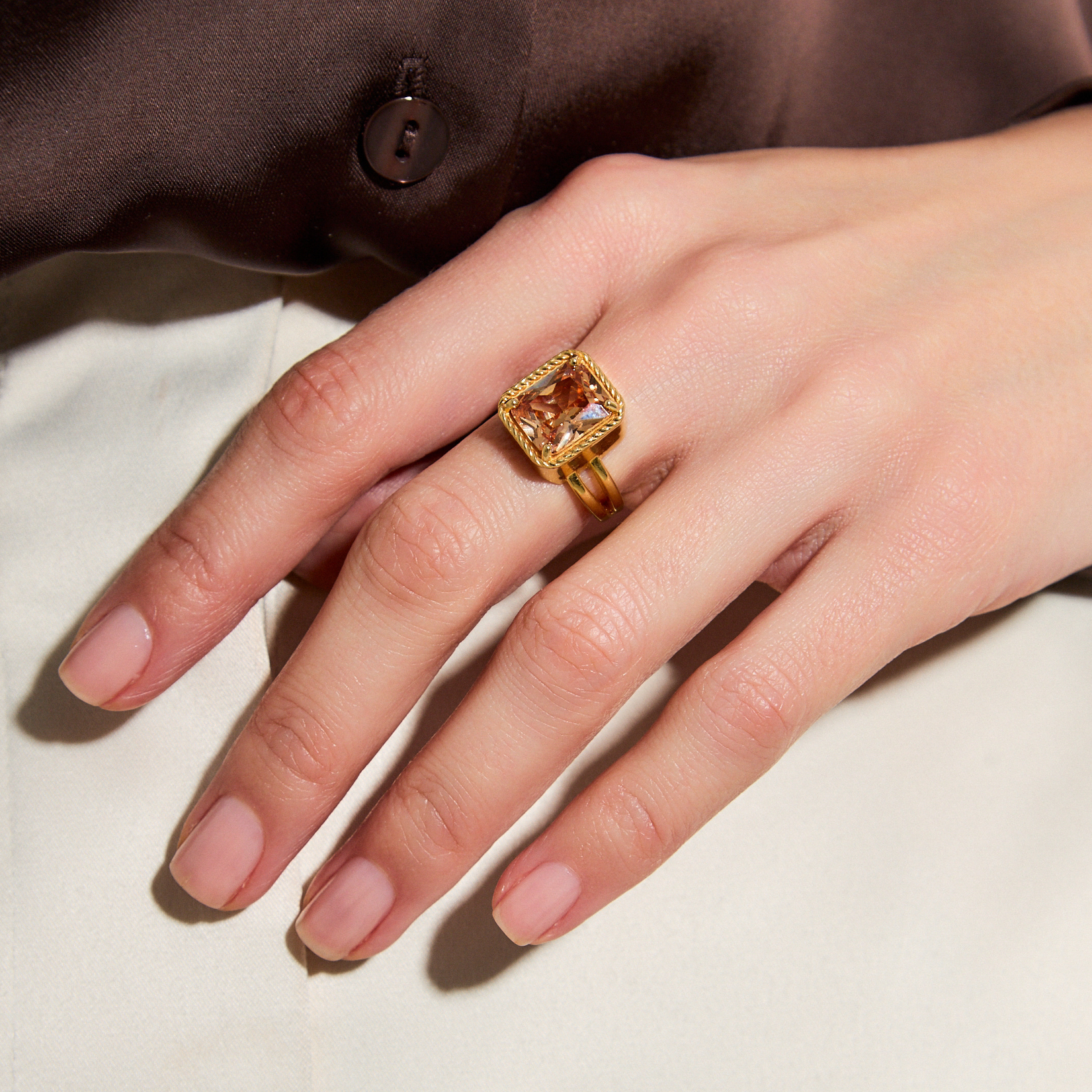 Кольцо FENICE с фианитом шампань