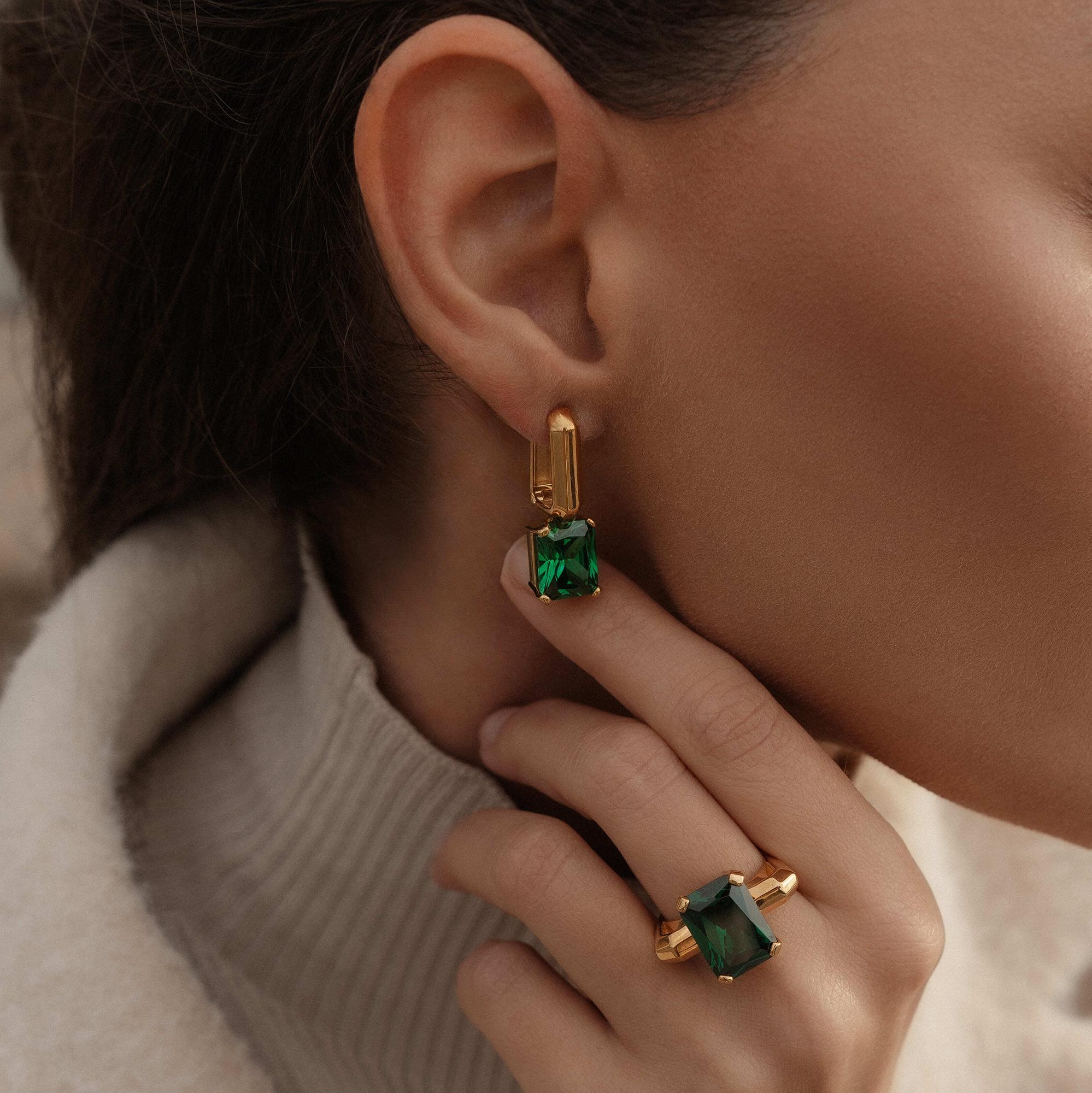 Кольцо MARCHE с изумрудным фианитом