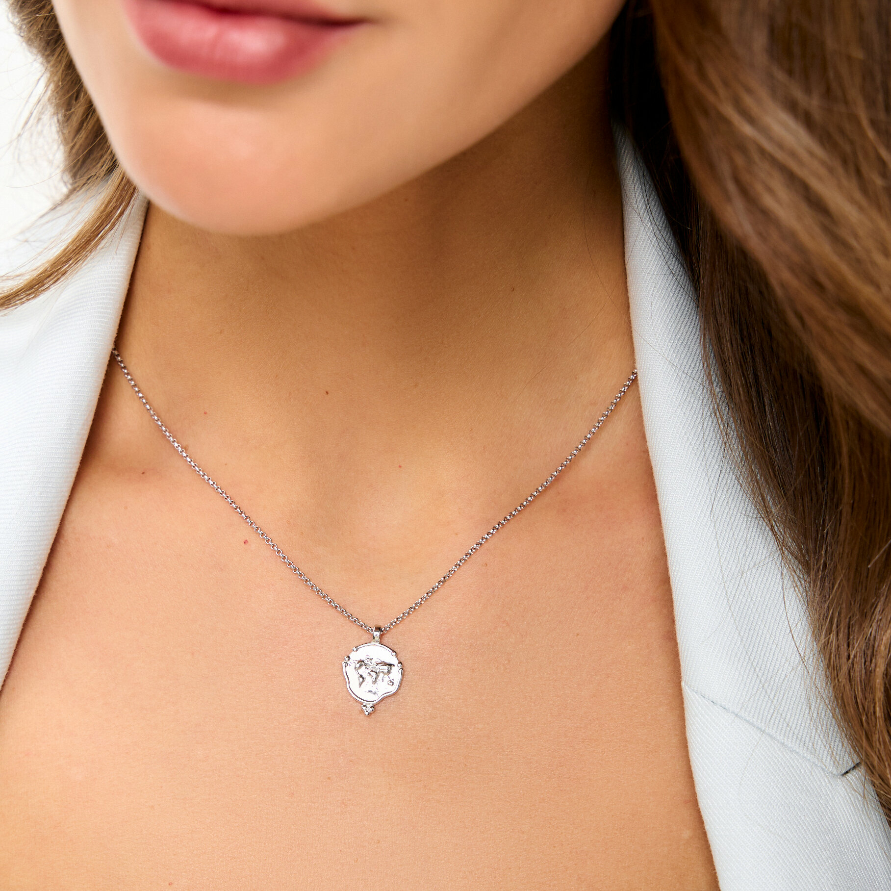 Подвеска COMO mini с картой мира в родиевом покрытии