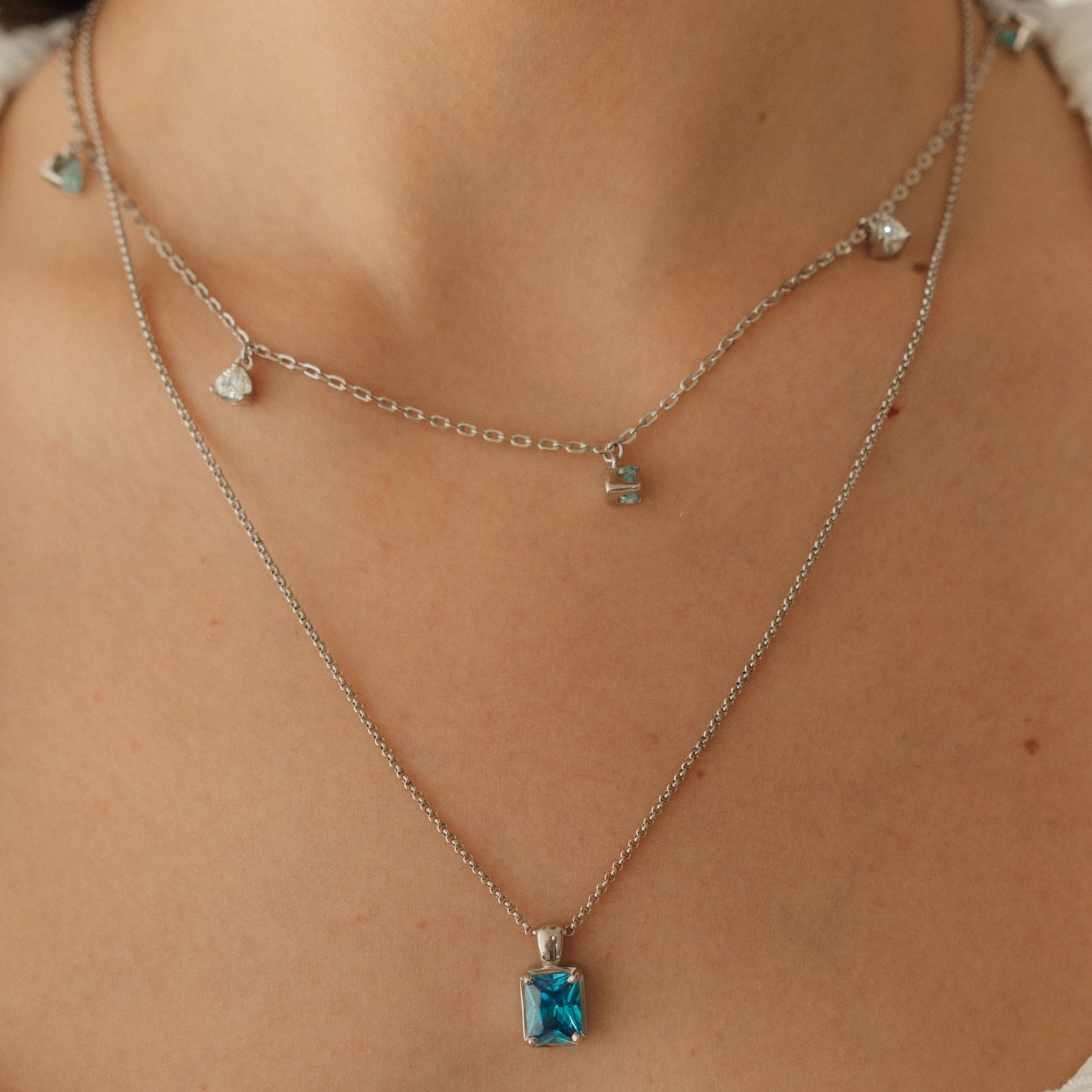 Колье BORGHESE с фианитами c родиевым покрытием