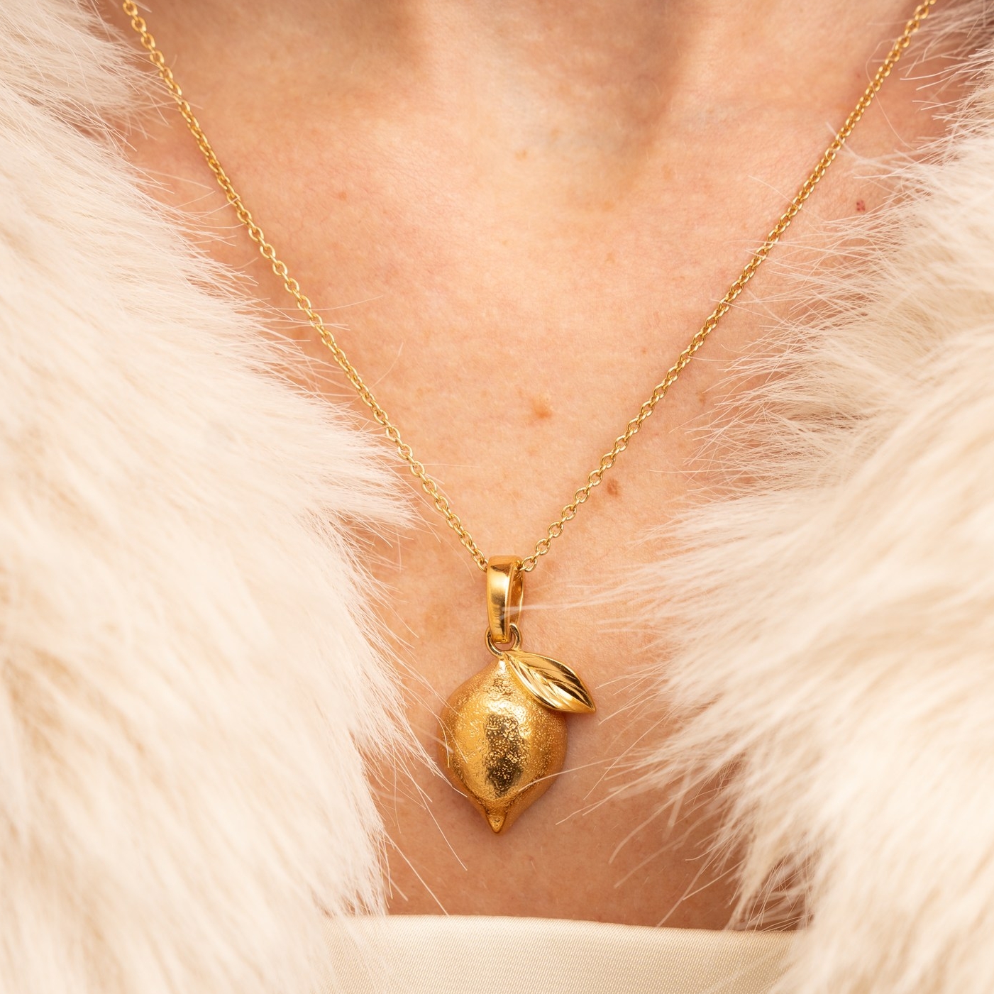 Подвеска LIMONCELLO с лимоном фактурная с позолотой