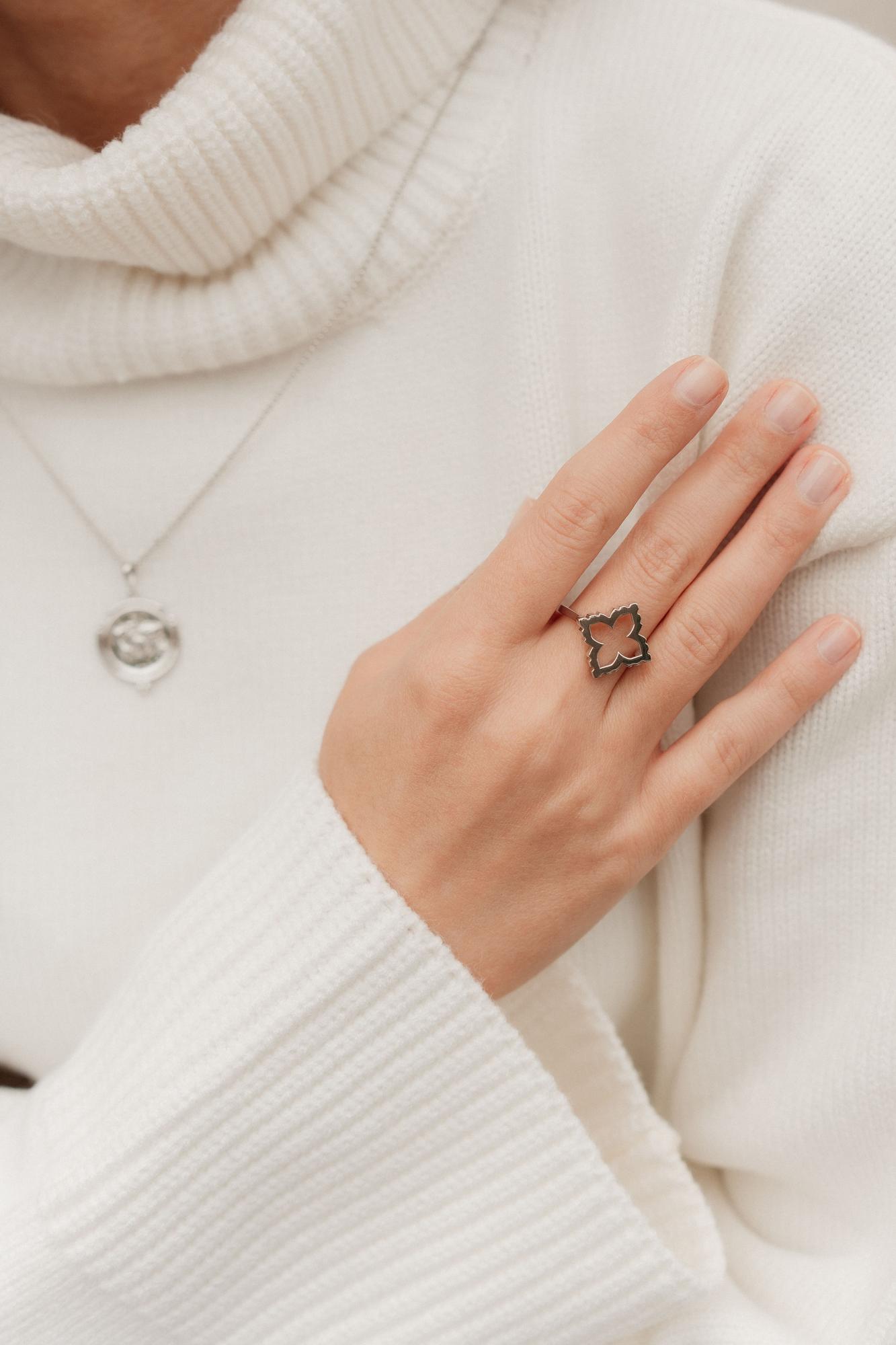 Кольцо PEONIA с родиевым покрытием