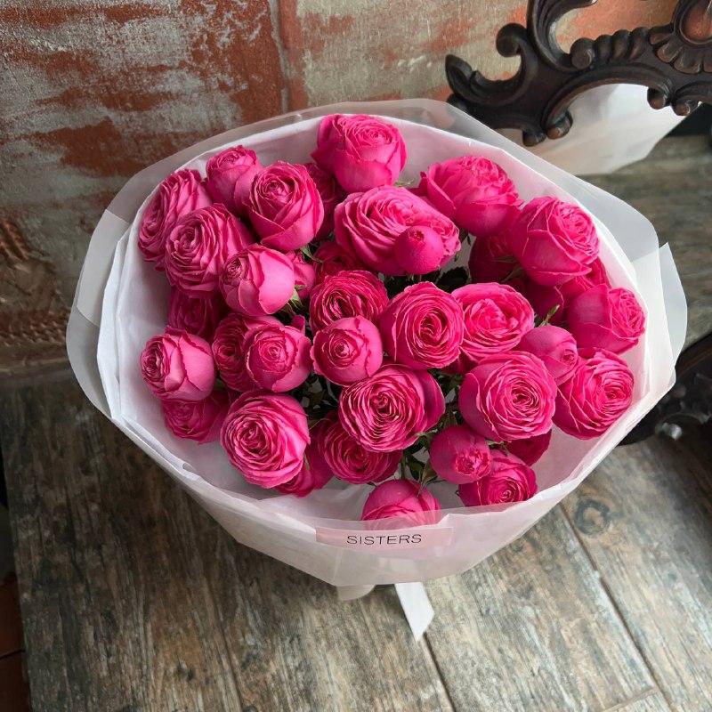 Букет кустовых пионовидных роз Жизель