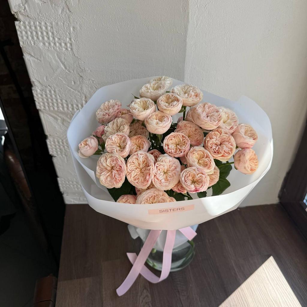 Кустовые розы Роял Блаш