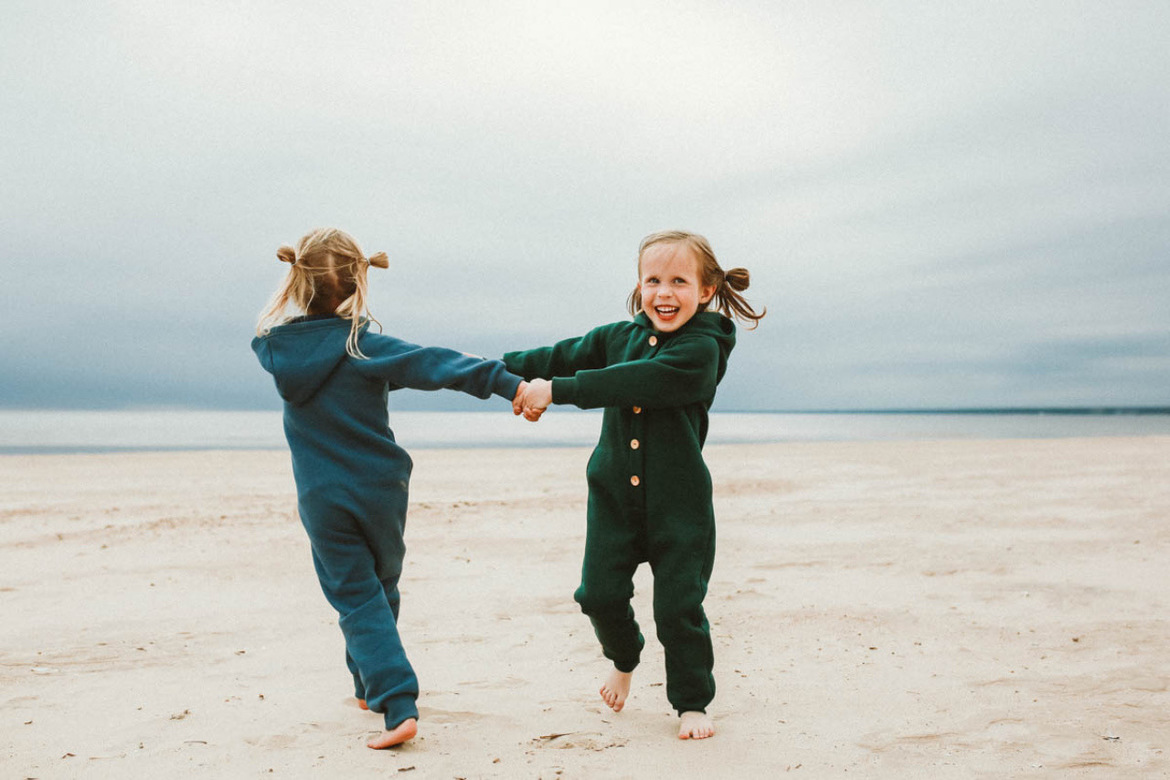 Тёплый комбинезон с капюшоном