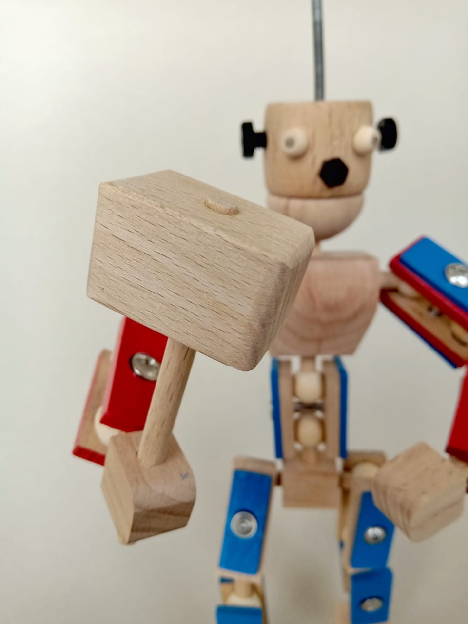 Робот "Красно - синий"