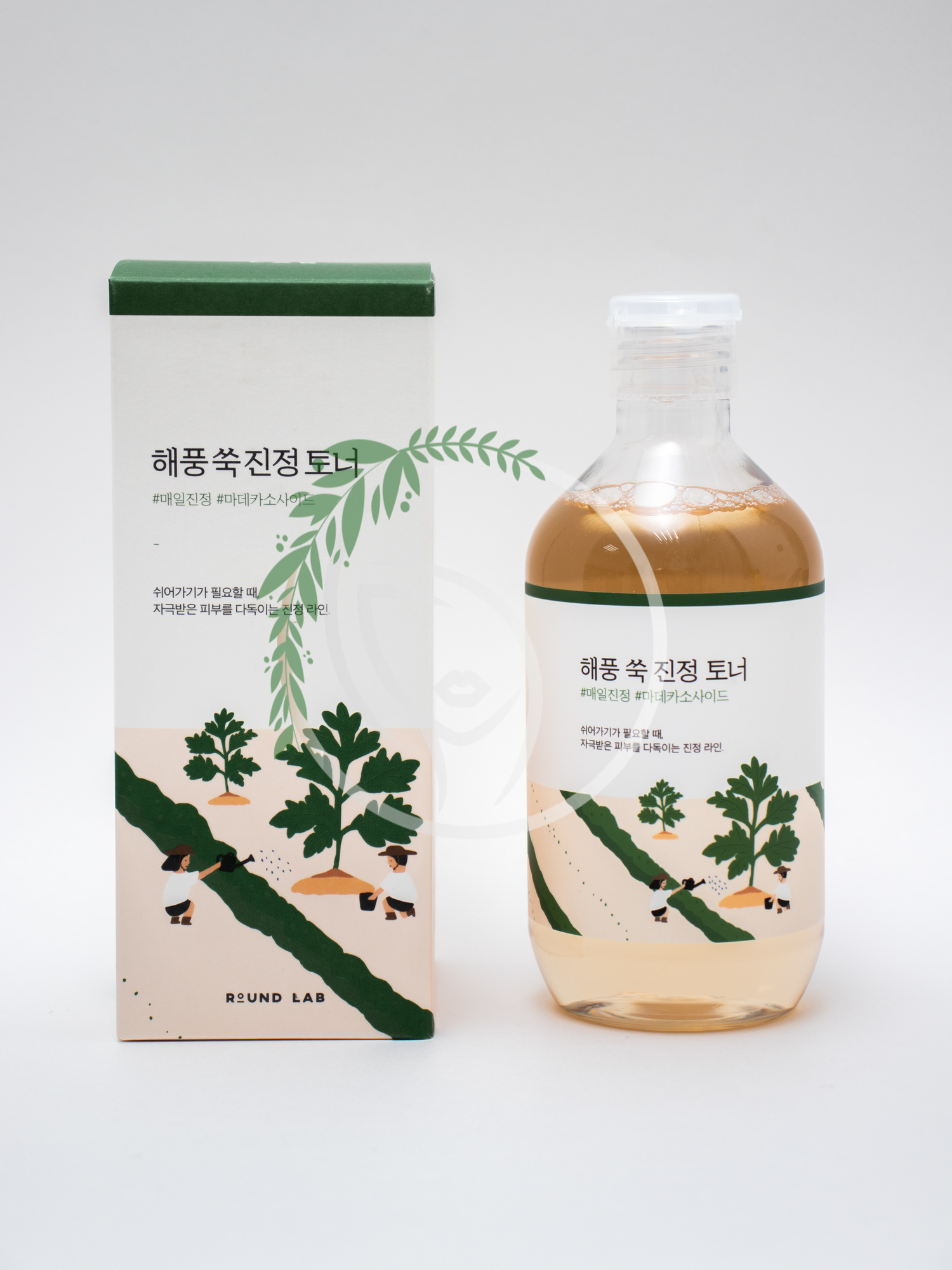 Успокаивающий тонер с экстрактом полыни Round Lab Mugwort Calming Toner 300ml