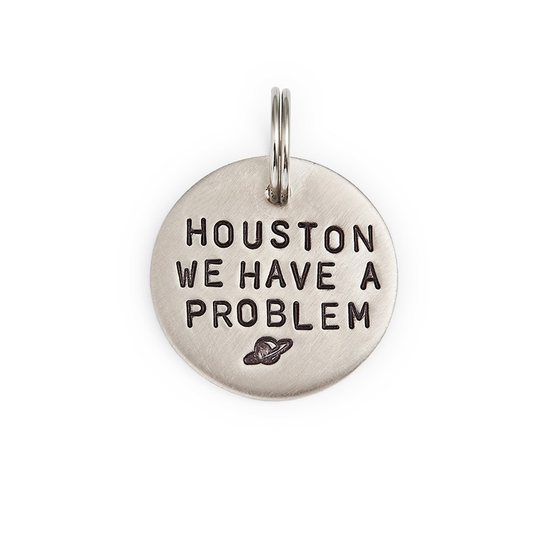 Адресник ХЬЮСТОН, У НАС ПРОБЛЕМА (латунь/мельхиор, 25/32 мм)